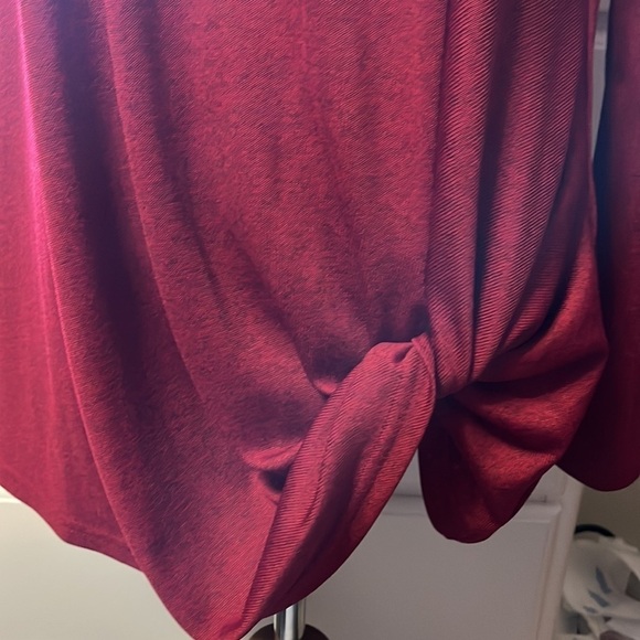 Yoins deep red/crimson long sleeve tunic top with twist at hem - Picture 2 of 10